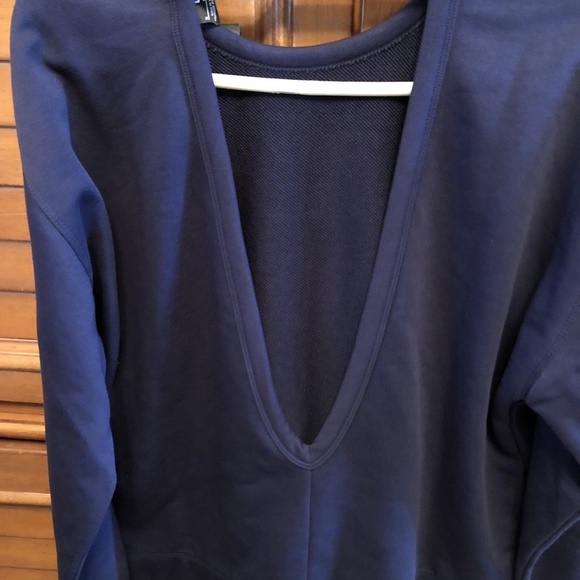 NIKE DRY VERSA OPEN BACK L/S DRI FIT PULLOVER MED - Picture 4 of 5